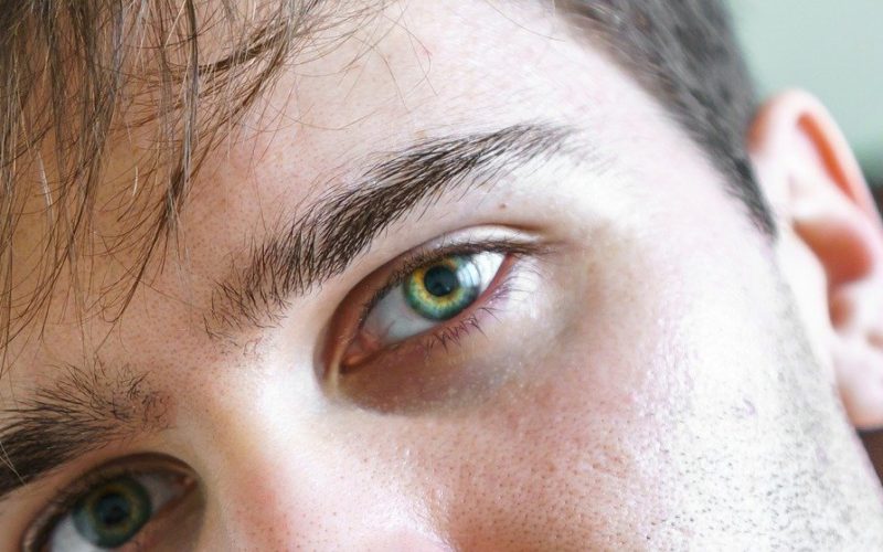 Jsou vaše oči v pořádku? Všímejte si příznaků