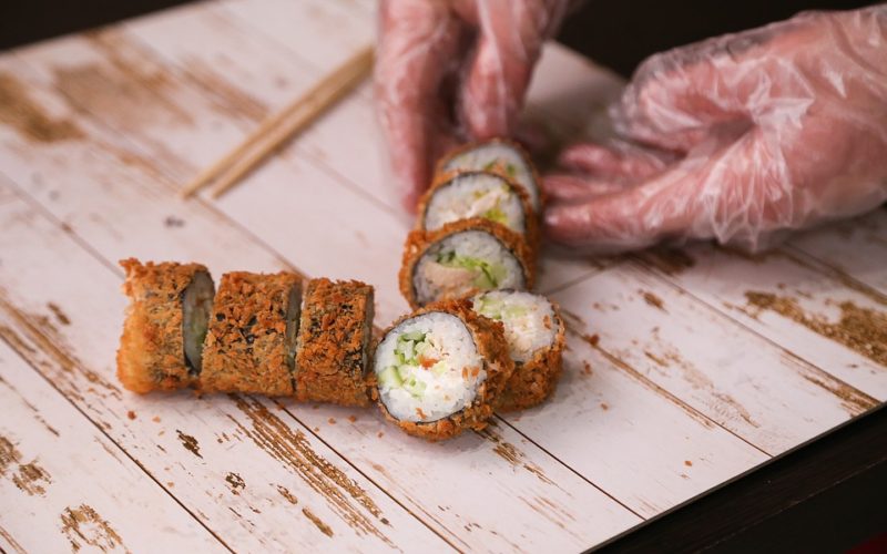 Maki, uramaki, nigiri. Co je co? Aneb poznáváme sushi
